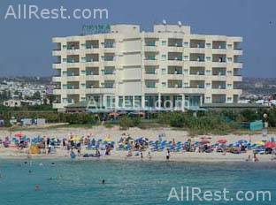 Tasia Maris Sands Beach Hotel 